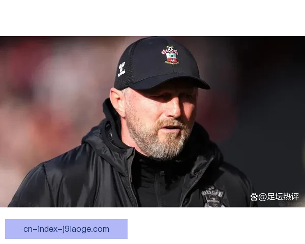 哈森许特尔接手狼堡后成功带队保级，逆境中展现教练智慧